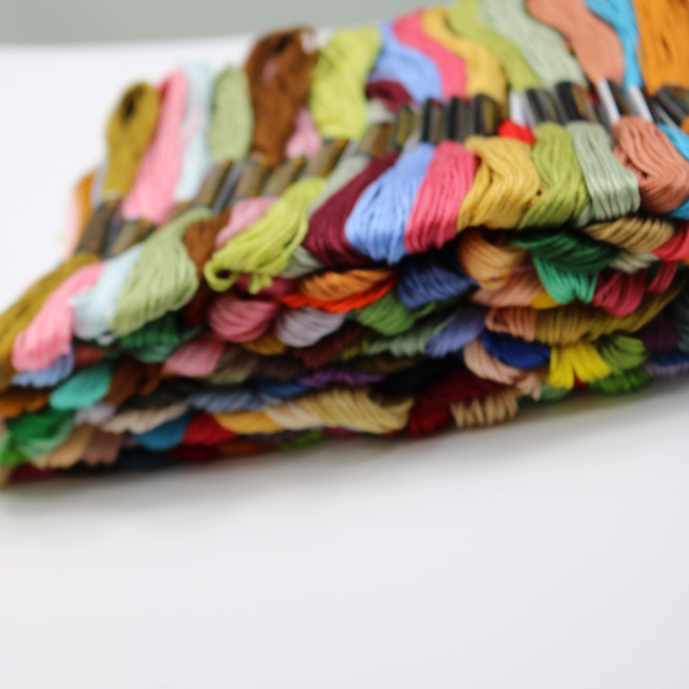 50가지 색상의 십자수실을 고정했습니다. 테릴렌 면 자 - Embroidery Stitches 리뷰 및 가격